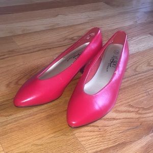 Like to dress in the 80s ?